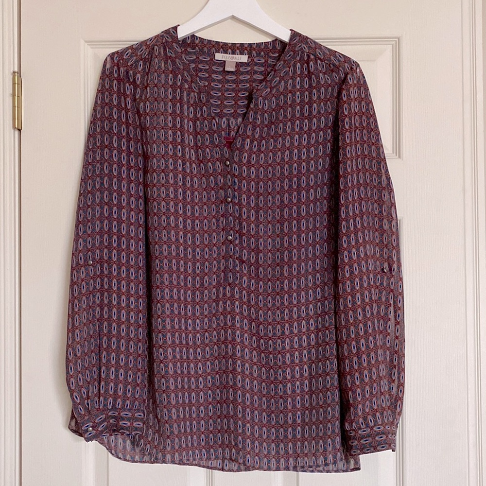 ROZ & ALI Long Sleeve Burgundy and Navy Blouse